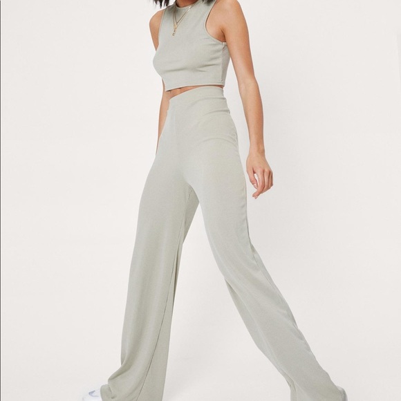 NASTY GAL crop top and wide leg pants set - Picture 2 of 4